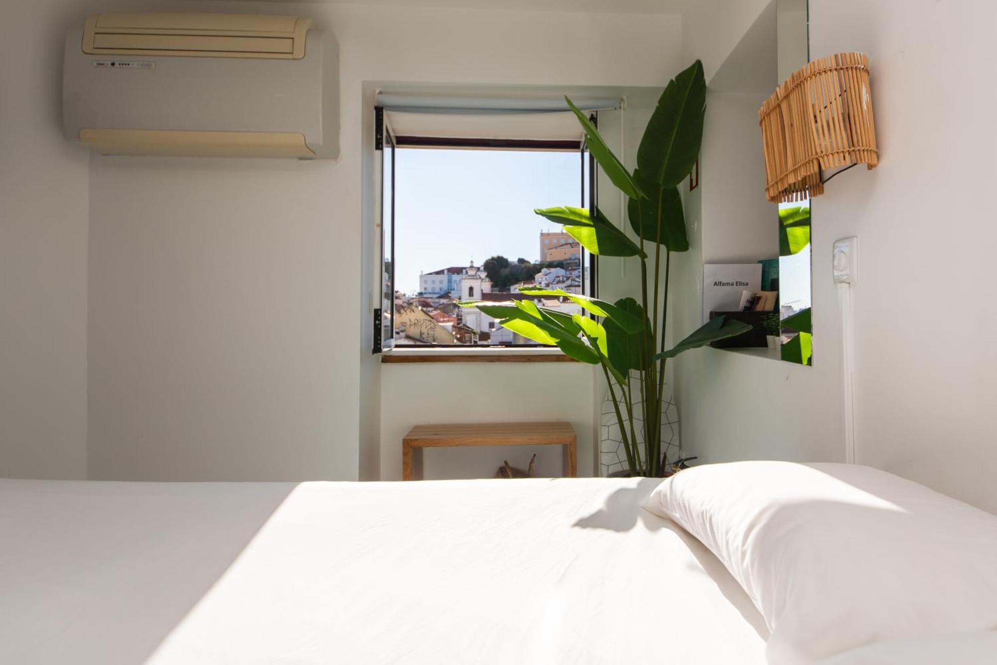 Stunning River View In Historic Alfama Appartement